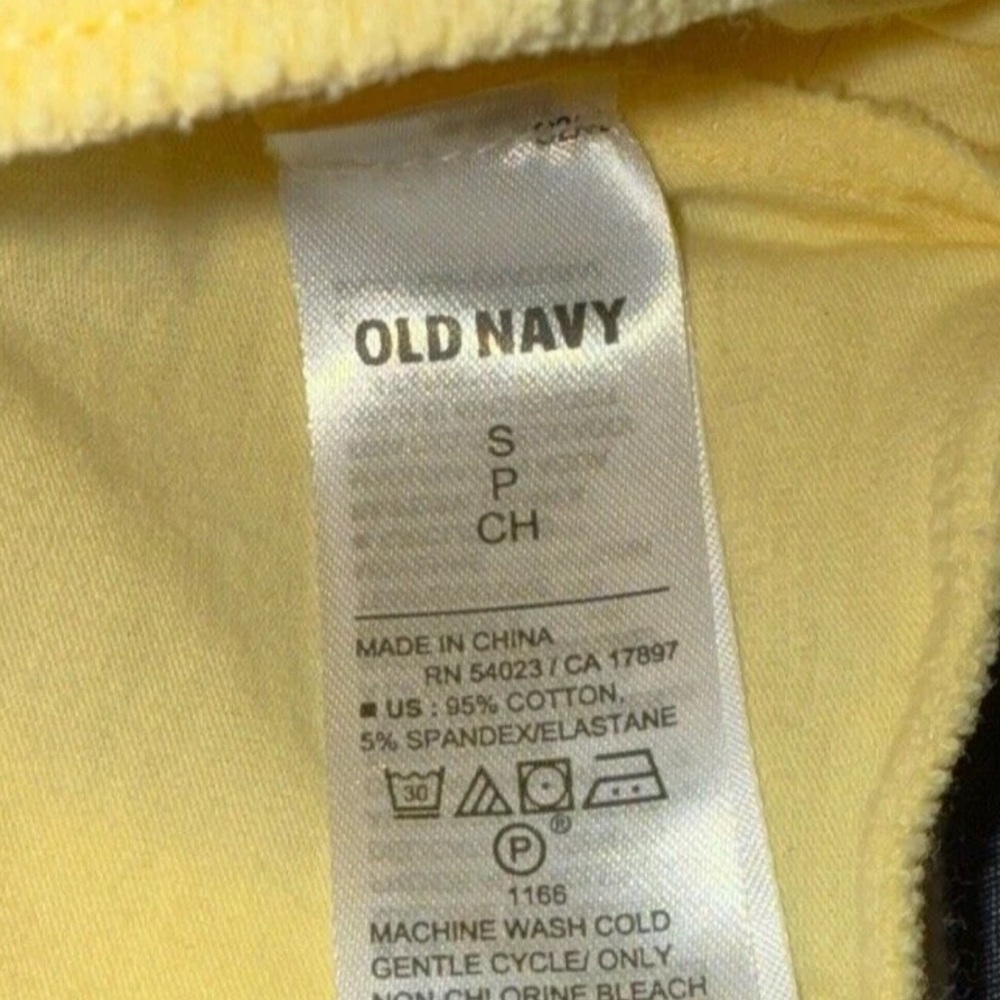 Dog T-Shirt with Graphic Yellow Small Old Navy NWOT - Picture 3 of 3